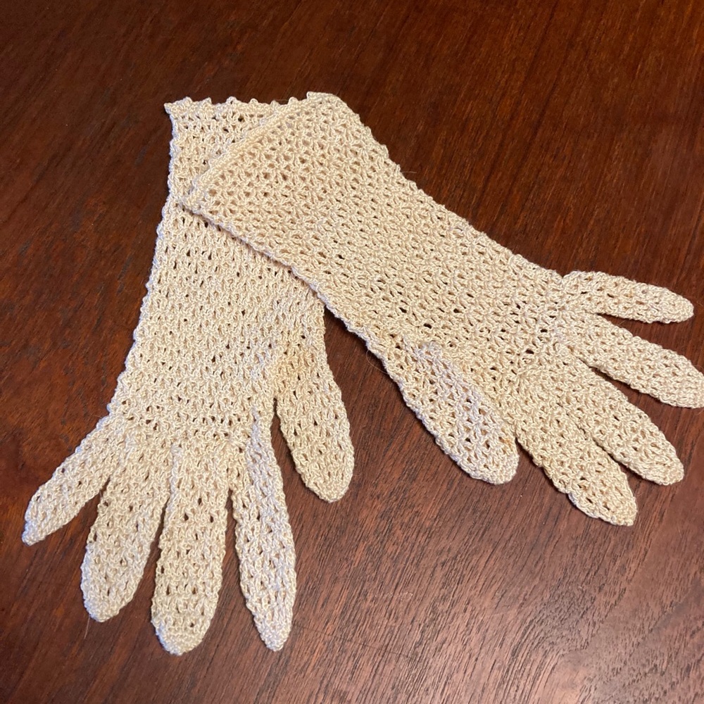 Vintage crocheted gloves